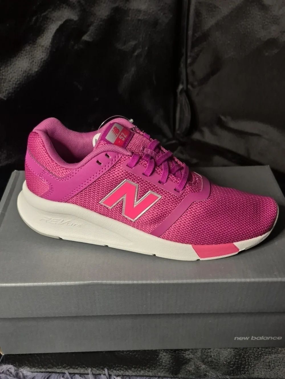 New Balance 52 Women's 5W 5 Wide Pink Sneaker - New